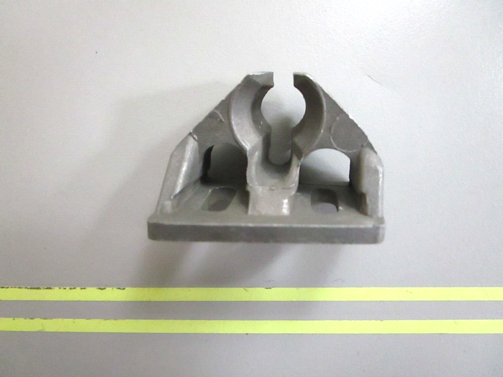 *NEW OEM* 0750 Mercury Quicksilver BRACKET 30834