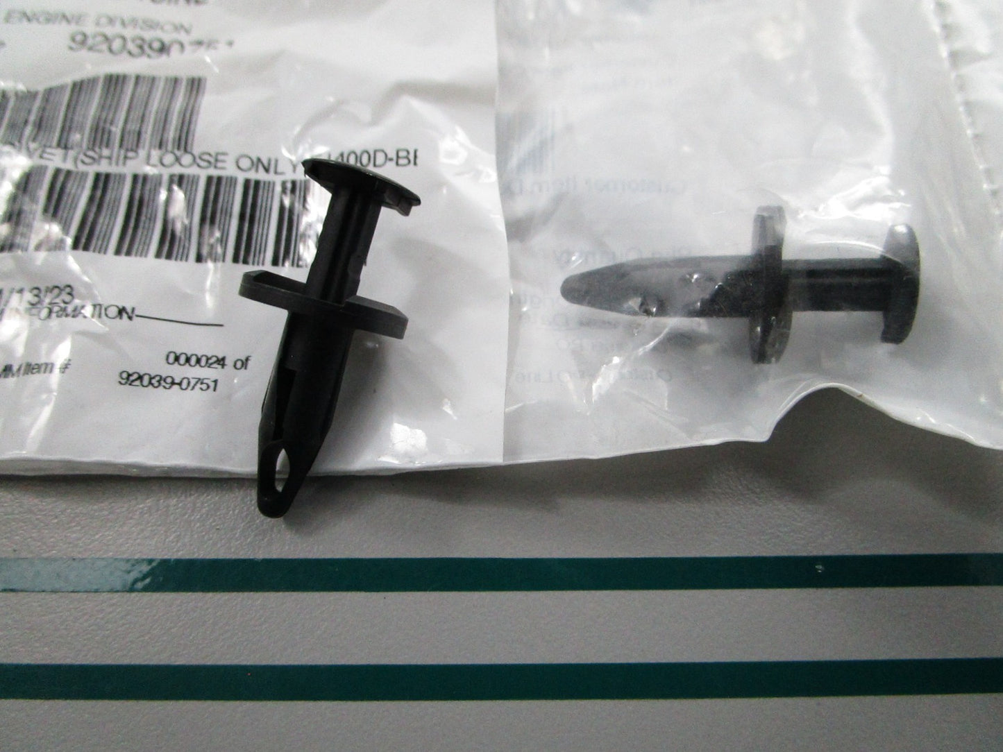 NEW OEM (LOT OF 2) 920390751 Kawasaki Rivet 0810