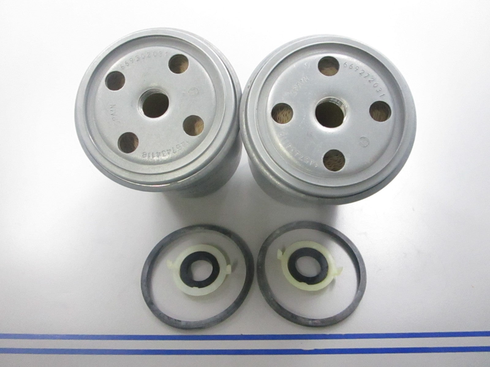 *NEW OEM* (LOT OF 2) 0810 Volvo Penta Fuel Filter 829993