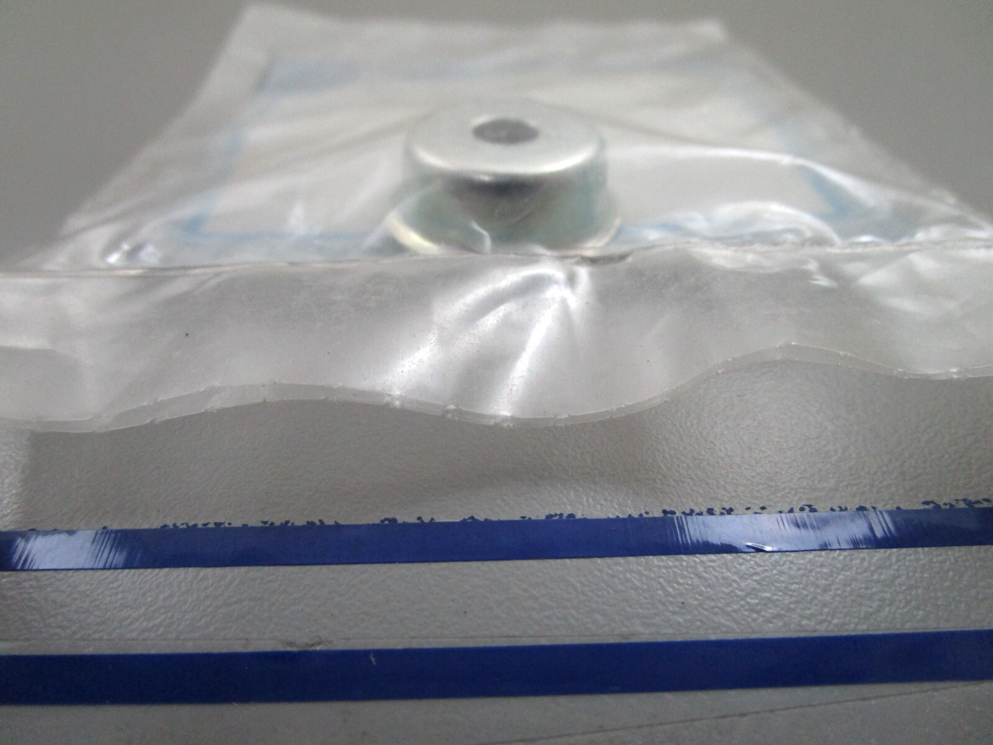 *NEW OEM* 0810 Mercury Quicksilver Gasket 27-82817M