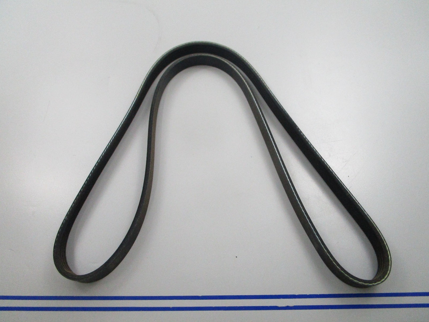 NEW K040465 Gates Micro-V Serpentine Belt 0810