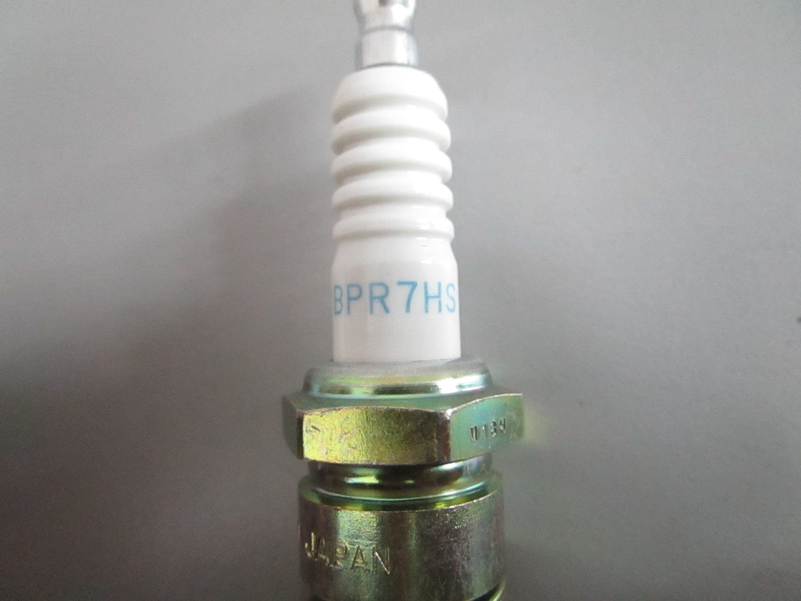 NEW OEM (LOT OF 10) BPR7HS NGK Spark Plug 0820