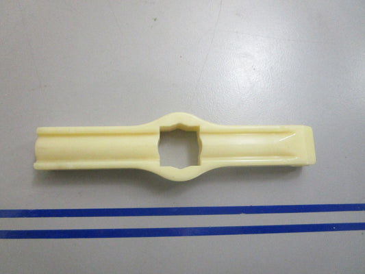 *NEW OEM* 0810 OMC Johnson Evinrude Casing Guide 123402 0123402