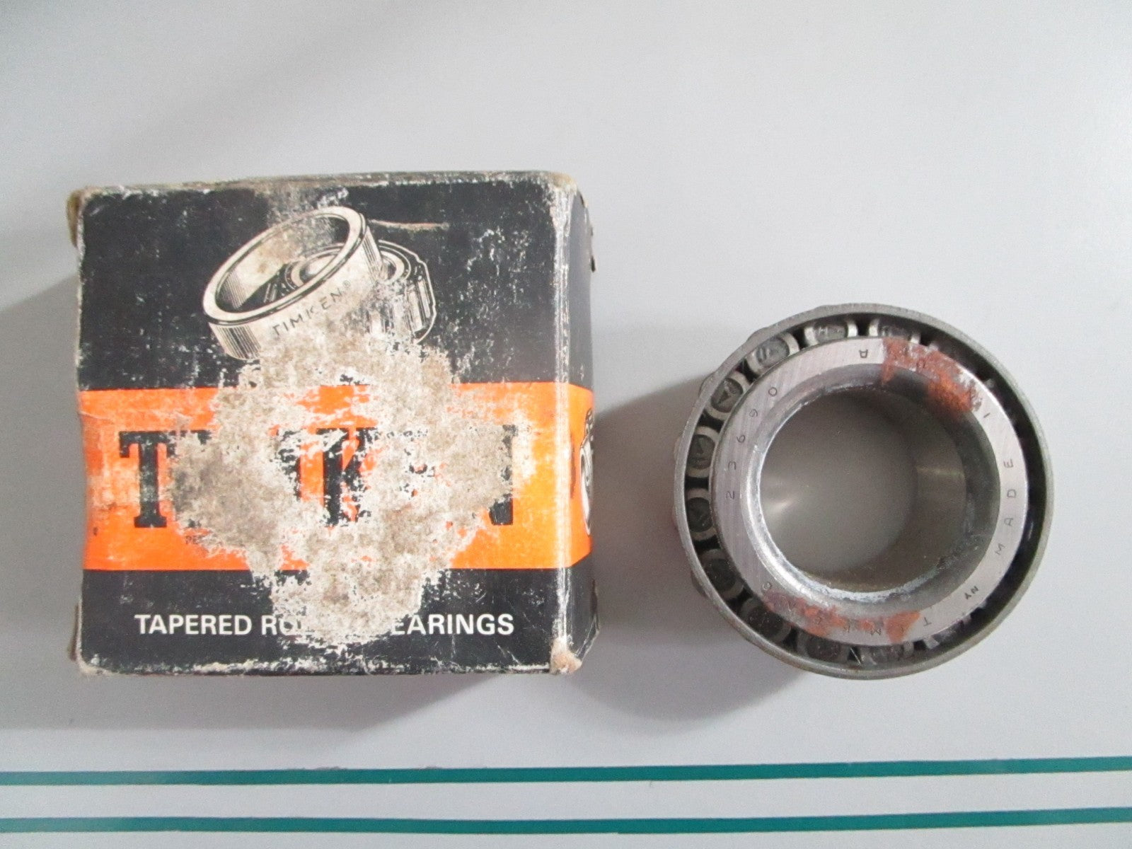 NEW OEM 23690 Timken Tapered Roller Bearing 0820