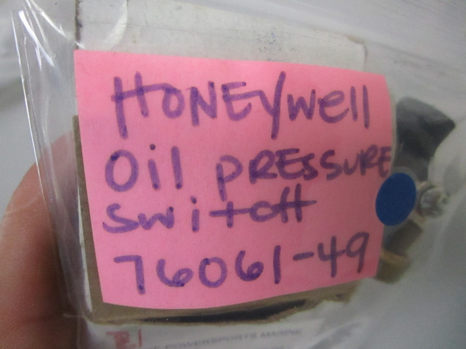 *NEW OEM* 0720 Honeywell Oil Pressure Switch 76061-49
