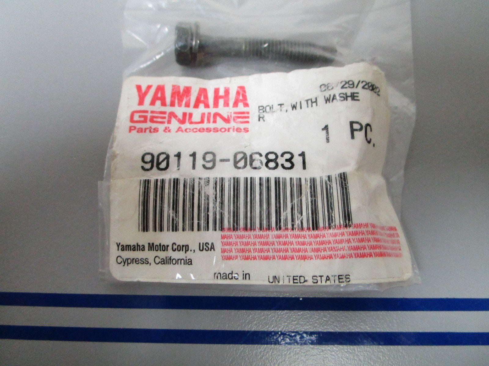 NEW OEM 90119-06831 Yamaha Fuel Tank Bolt & Washer 0720