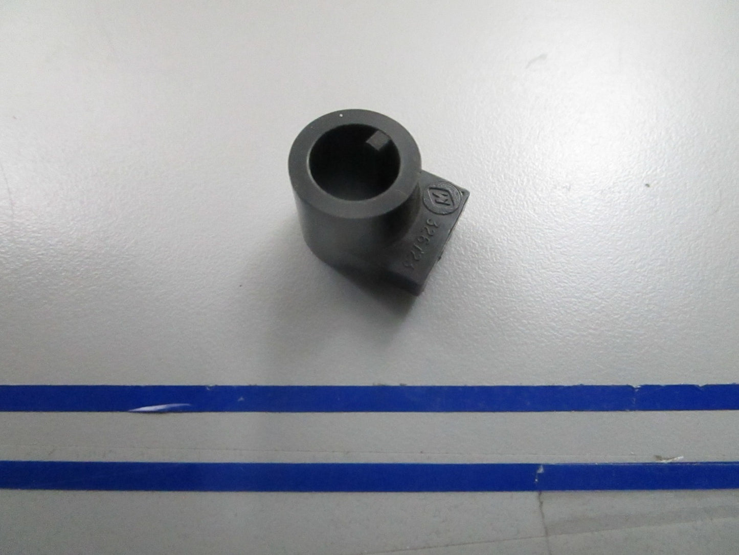 *NEW OEM* 0810 OMC Johnson Evinrude Bushing 326723 0326723