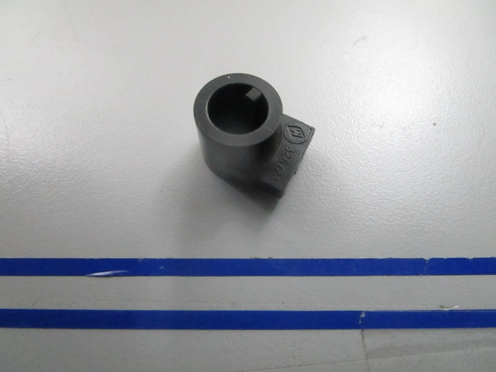 *NEW OEM* 0810 OMC Johnson Evinrude Bushing 326723 0326723
