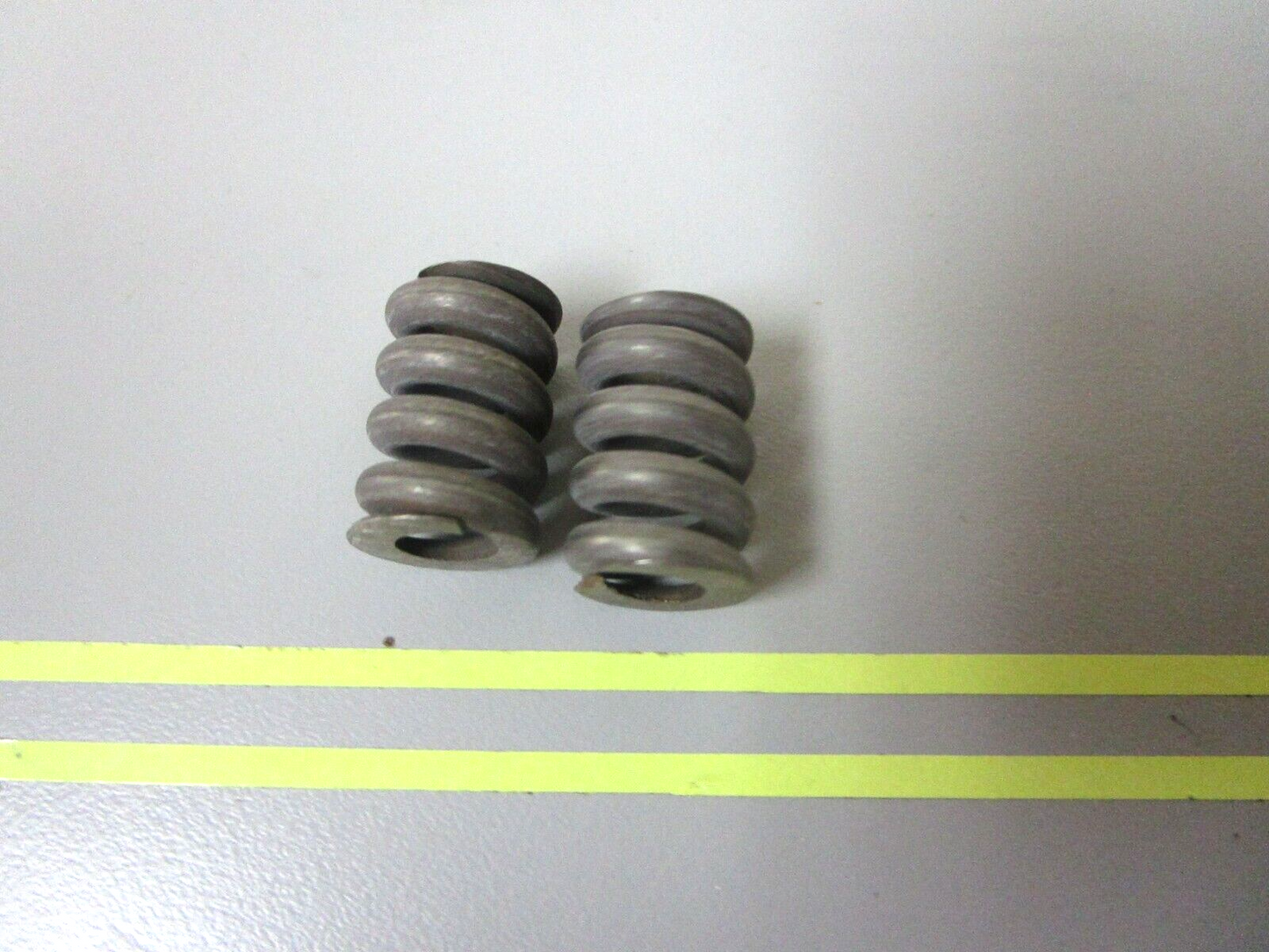 *NEW OEM* (LOT OF 2) 0750 OMC Johnson Evinrude SPRING 309825 0309825