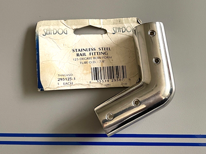 *NEW OEM* 0720 Sea Dog 125° Bow Form Tube O.D. -⅞ SS Rail Fitting 295125-1