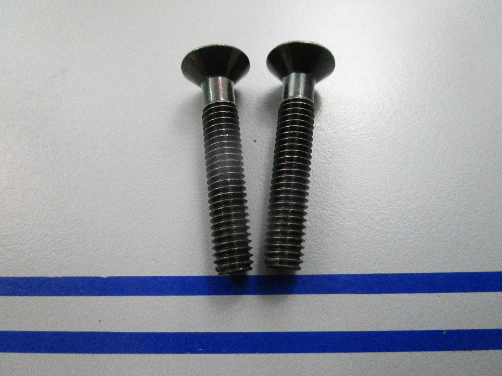 NEW OEM (LOT OF 2) Kawasaki 221C0635 Screw 0810