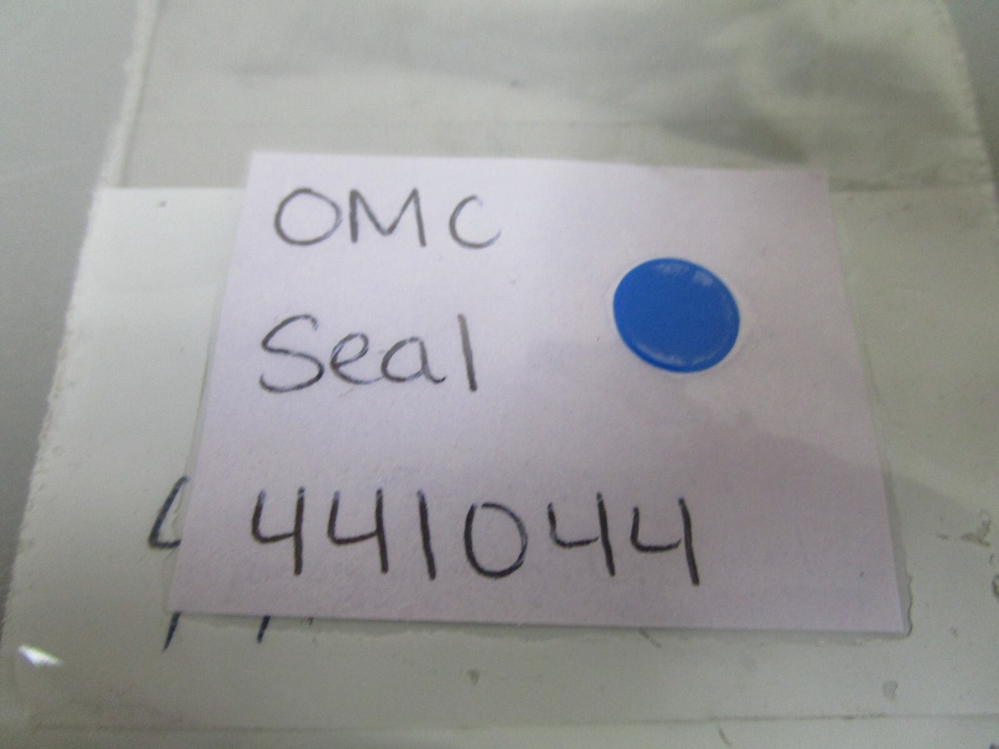 *NEW OEM* 0810 OMC Johnson Evinrude Seal 441044 0441044
