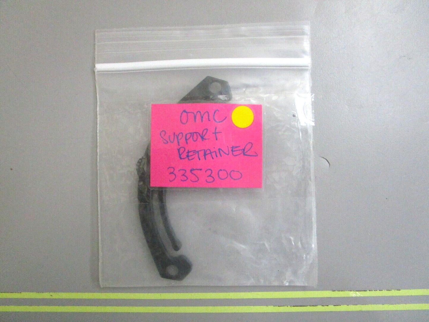*NEW OEM* 0750 OMC Johnson Evinrude SUPPORT RETAINER 335300 0335300