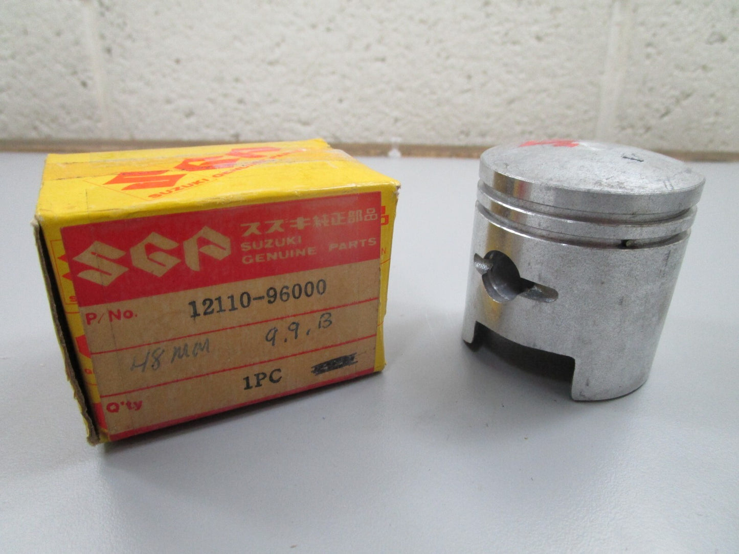 *NEW OEM* 0810 Suzuki Piston 12110-96000