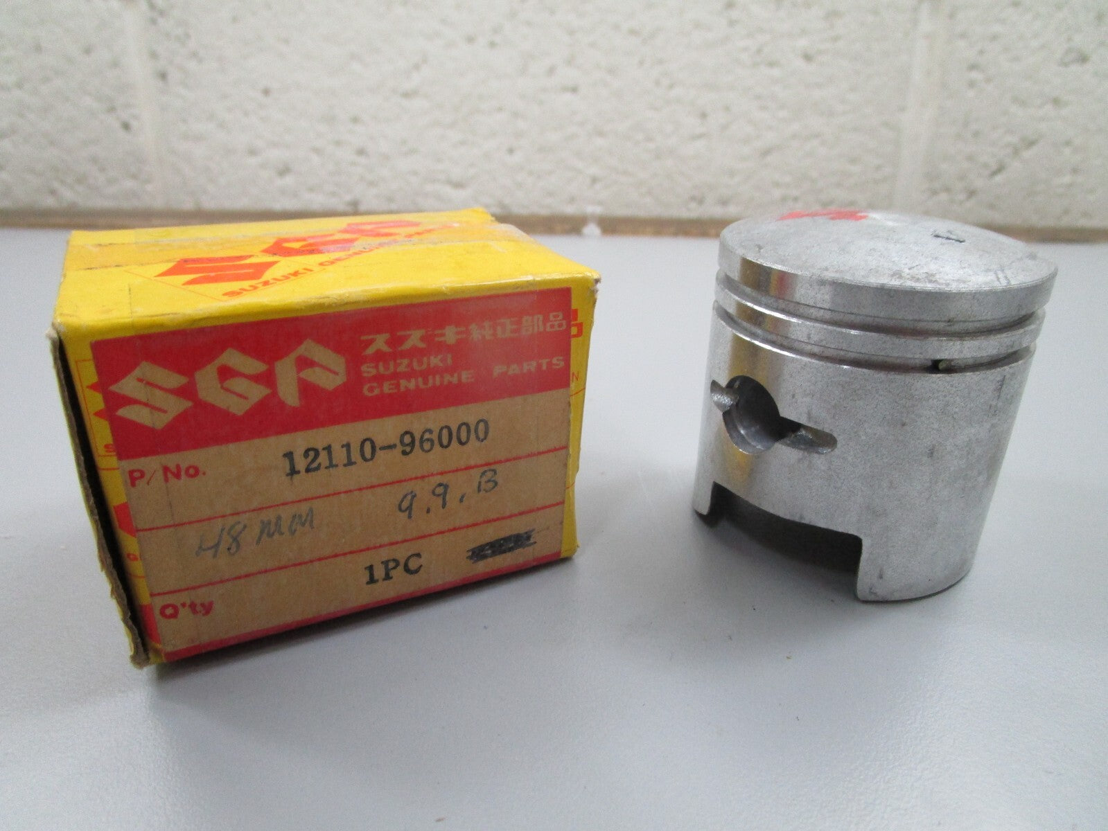 *NEW OEM* 0810 Suzuki Piston 12110-96000