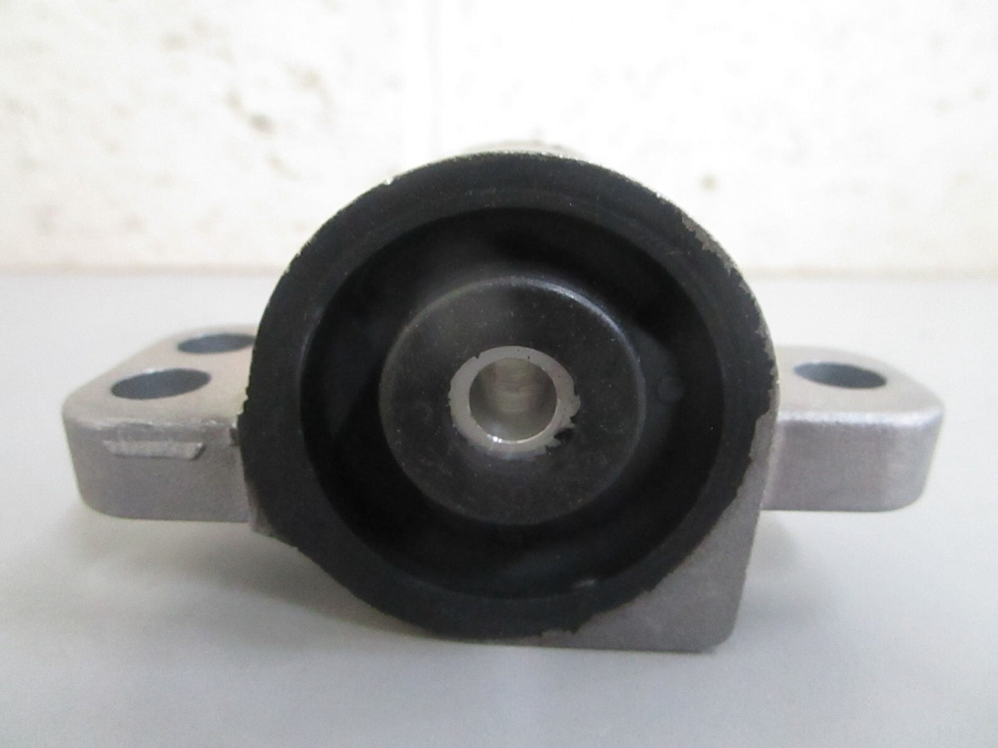 *NEW OEM* 0820 Suzuki Port Upper Mount 54190-93E01
