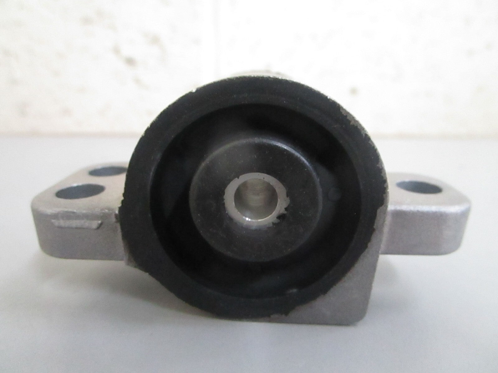 *NEW OEM* 0820 Suzuki Port Upper Mount 54190-93E01