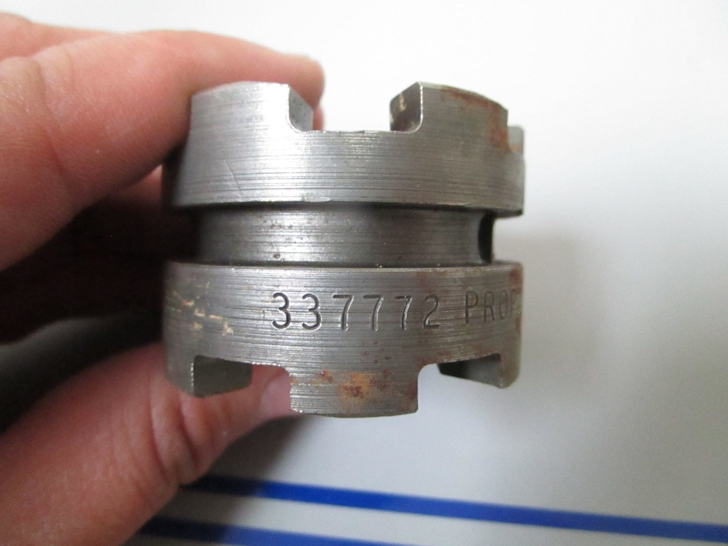 NEW OEM 337772 0337772 OMC Johnson Evinrude Clutch Dog 0720
