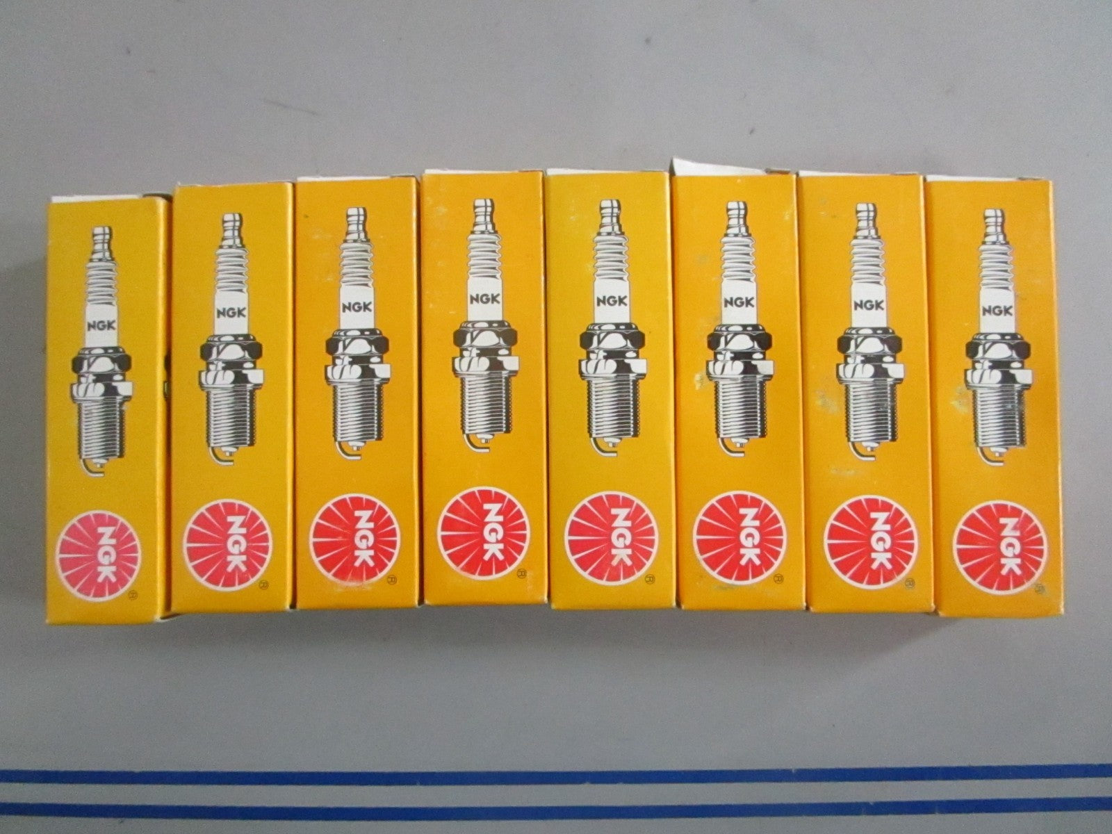 NEW OEM (LOT OF 8) BPZ8HS-15 NGK Spark Plug 0820