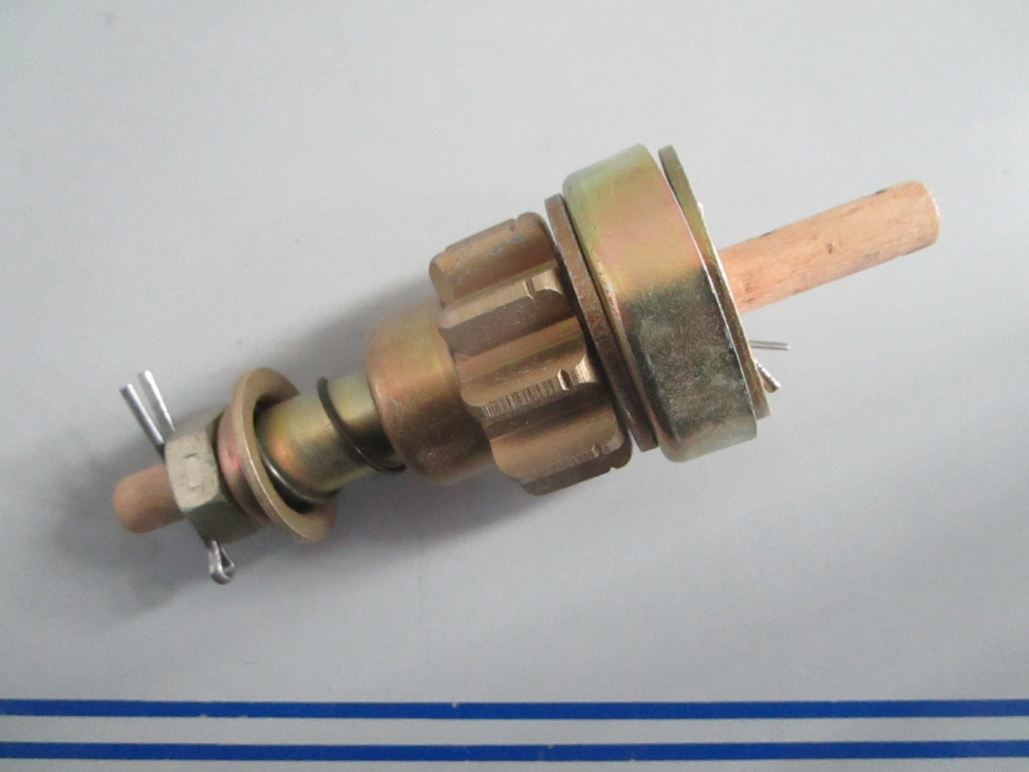 NEW OEM 384785 0384785 480219 OMC Johnson Evinrude Starter Drive 0820