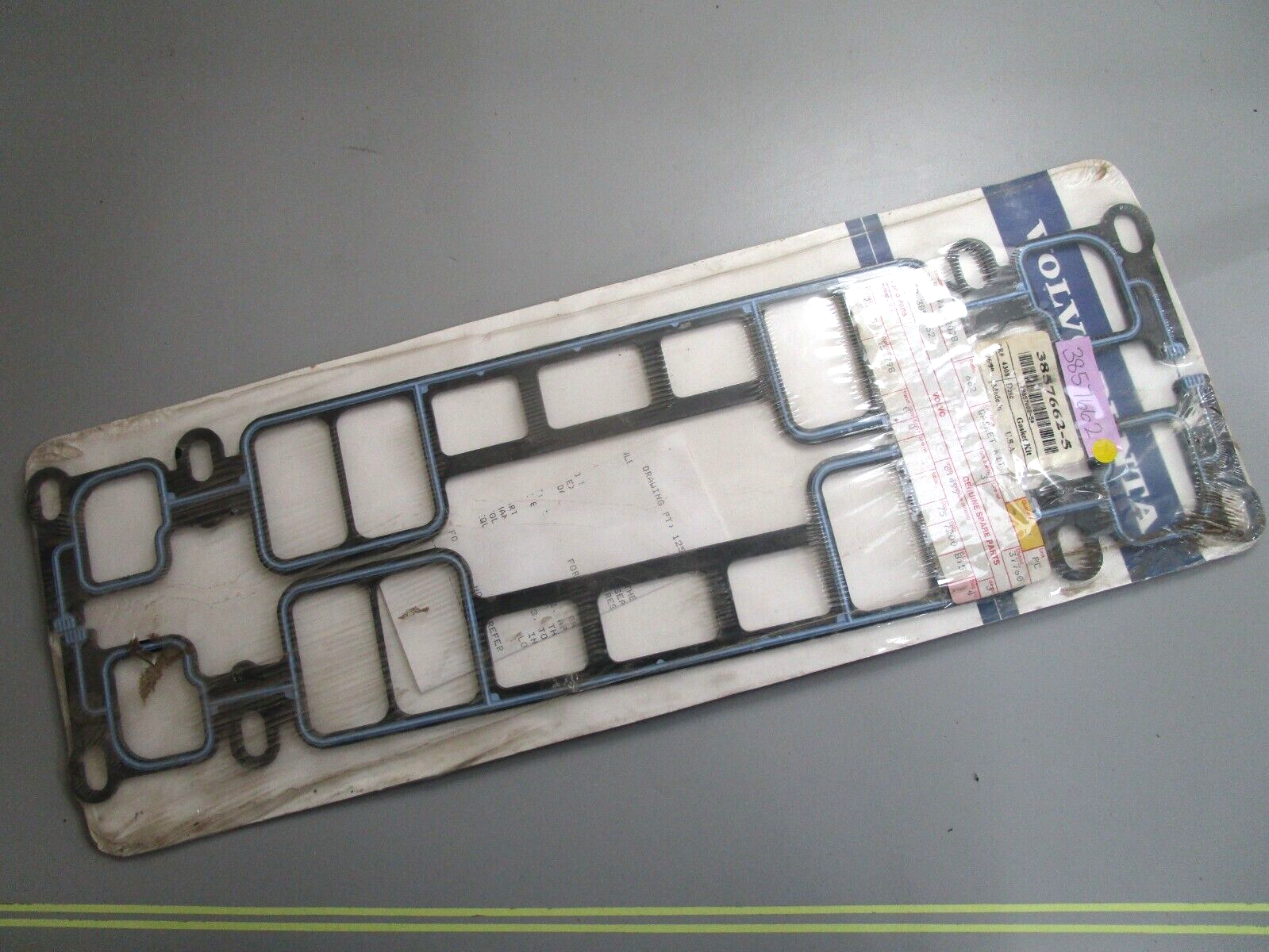 *NEW OEM* 0820 Volvo Penta Gasket Kit 3857662