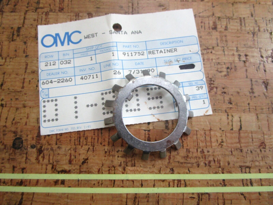 *NEW OEM* 0810 OMC Johnson Evinrude Retainer 911752 0911752