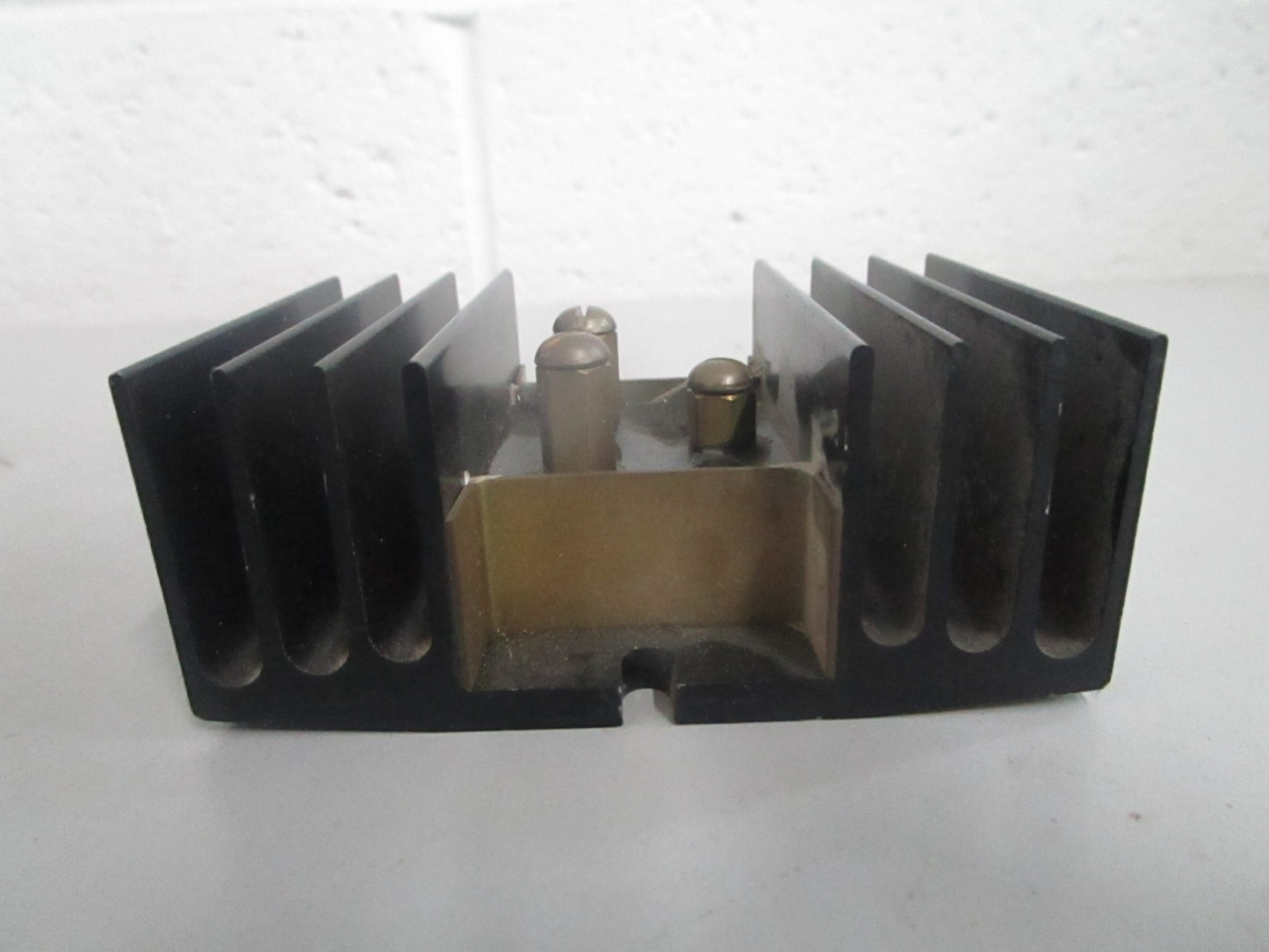 NEW #2412 Guest Battery Isolator 0820