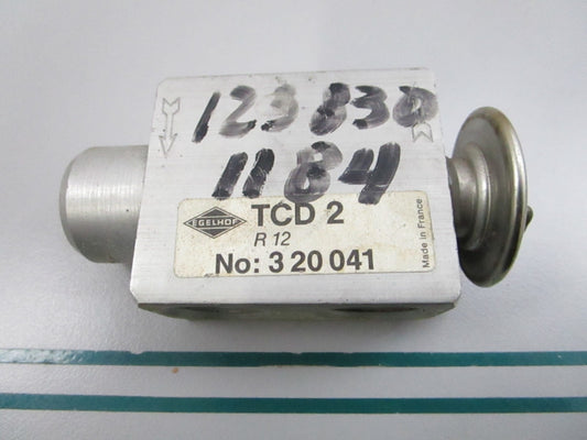 NEW OEM 1238301184 Mercedes-Benz A/C Expansion Valve 0810