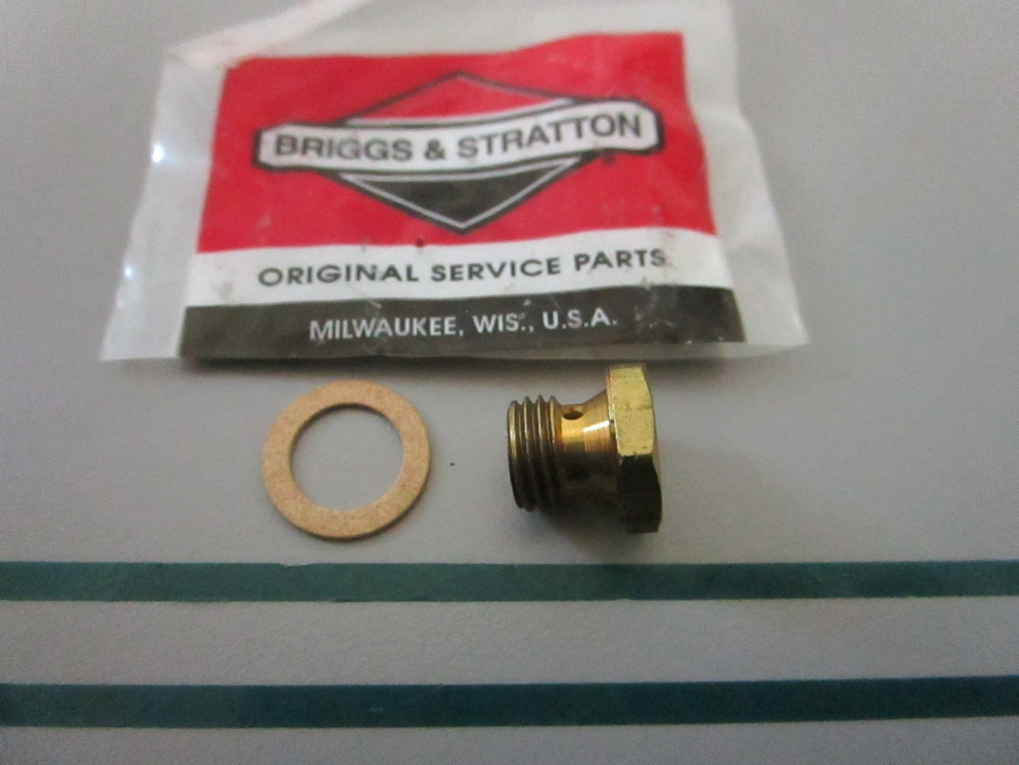 NEW OEM 493763 Briggs & Stratton Fuel Bowl Screw Kit 0810