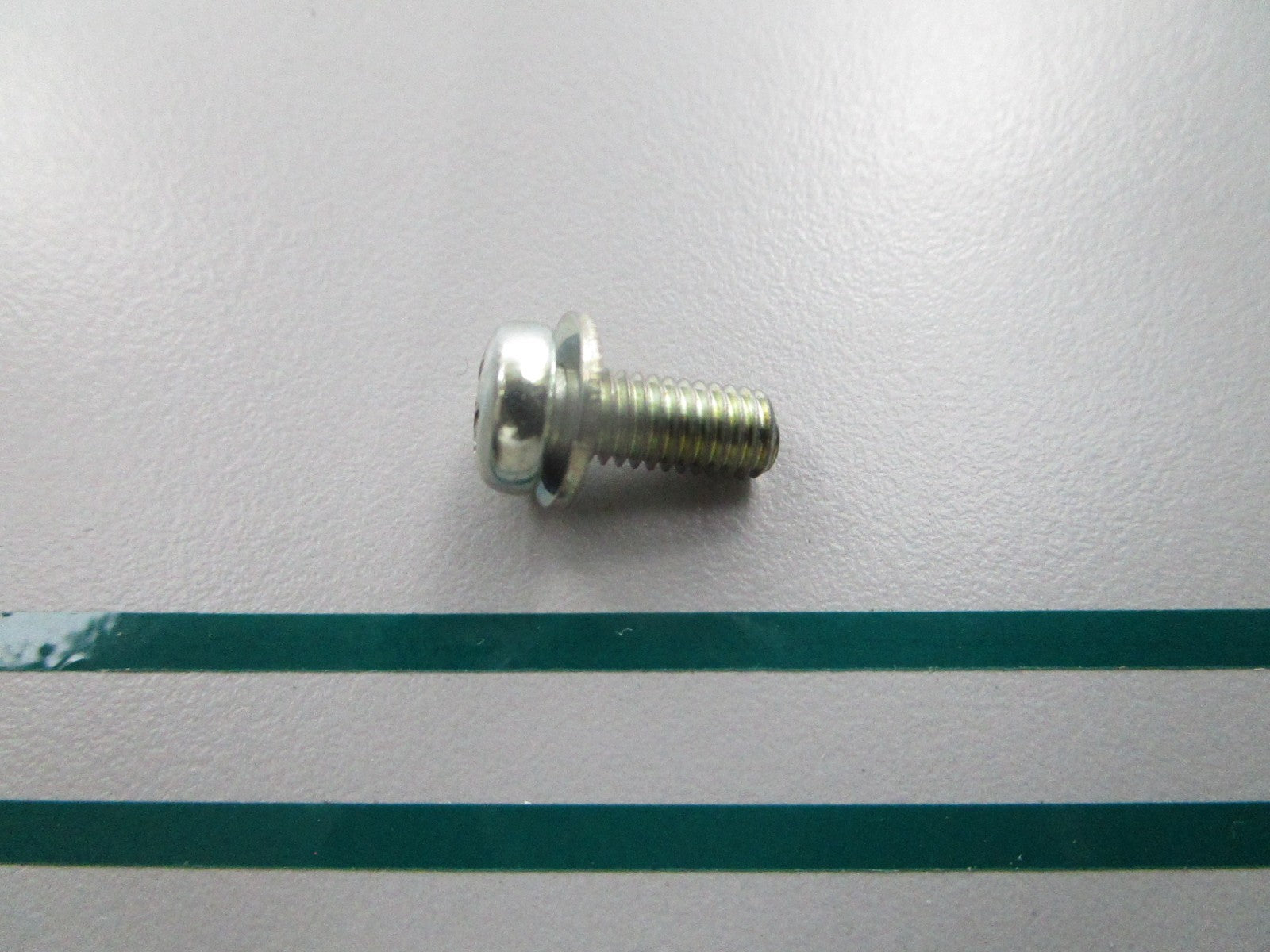 NEW OEM 93891-05012-0A Honda 5mm x 10mm Screw & Washer 0810
