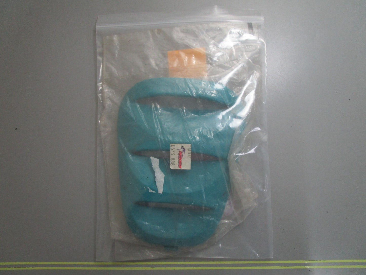 *NEW* 0810 Tigershark Teal Hatch Grille 0673-888