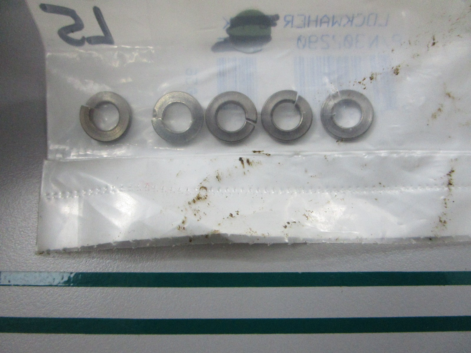NEW OEM (LOT OF 5) 302290 0302290 OMC Johnson Evinrude Lockwasher 0810