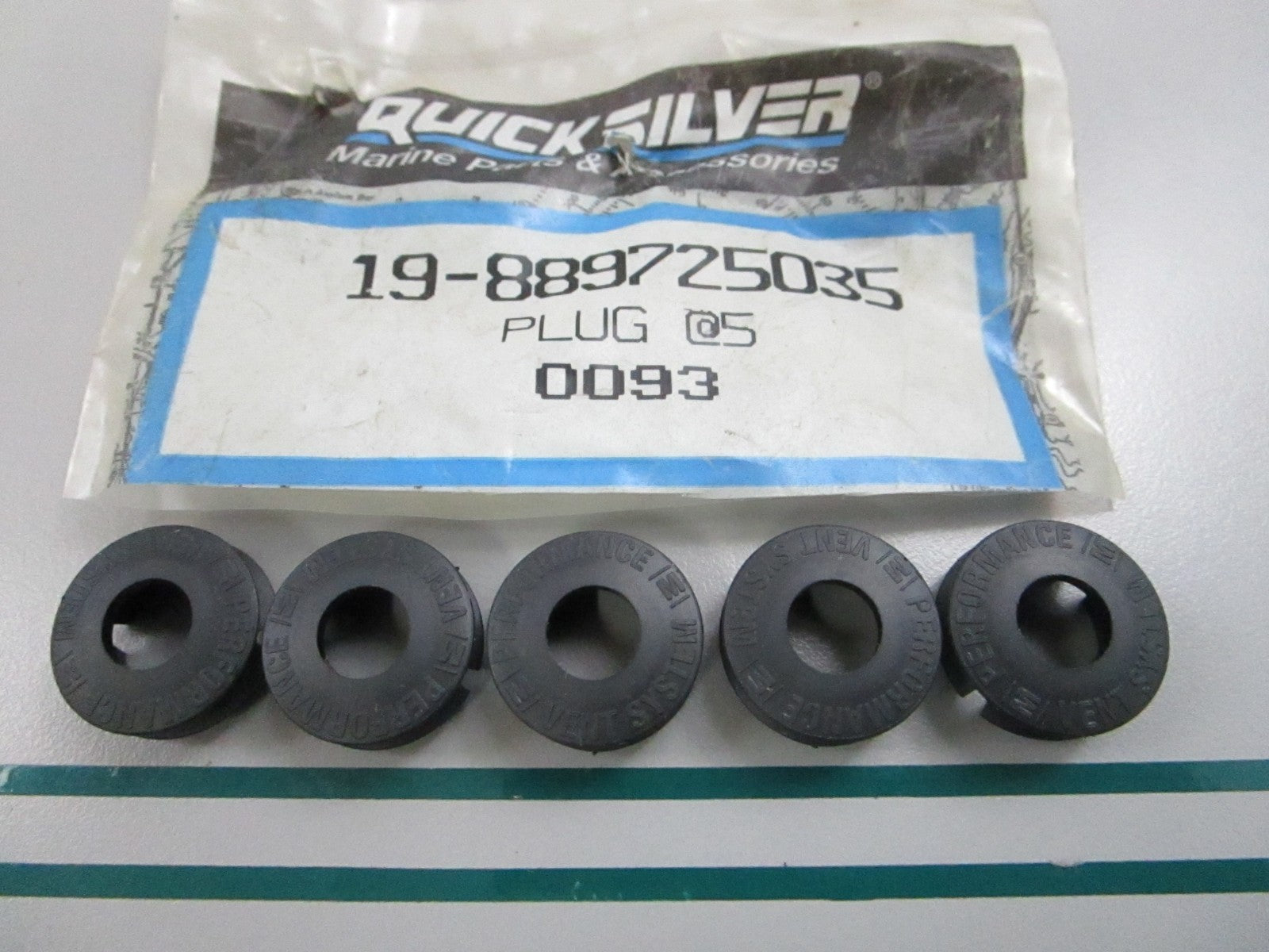 NEW OEM (LOT OF 5) 19-889725035 Mercury Quicksilver Plug 0810