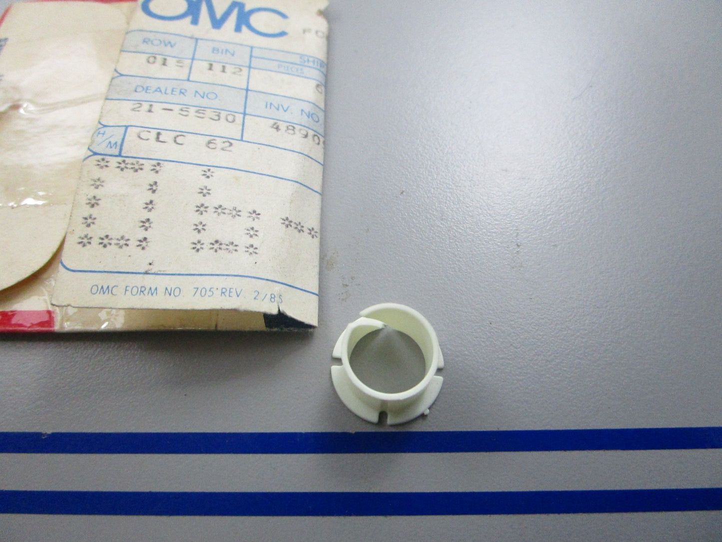 *NEW OEM* 0810 OMC Johnson Evinrude Bushing 312708 0312708