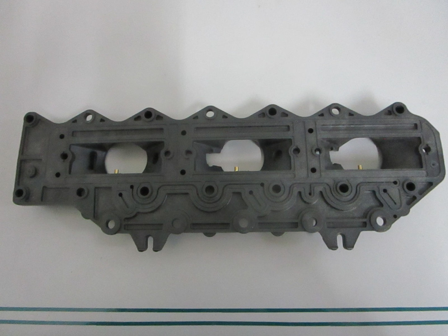 NEW OEM 439740 0439740 OMC Johnson Evinrude Intake Manifold Assy 0820