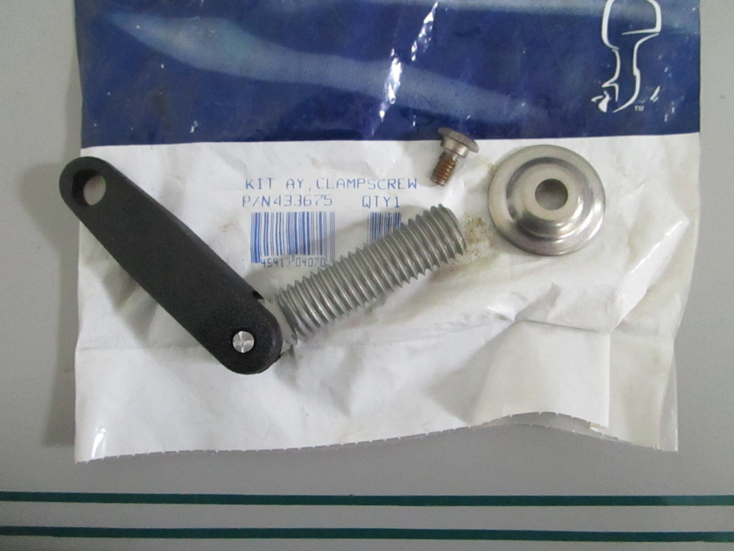 NEW OEM 433675 0433675 OMC Johnson Evinrude Clamp Screw Kit 0820