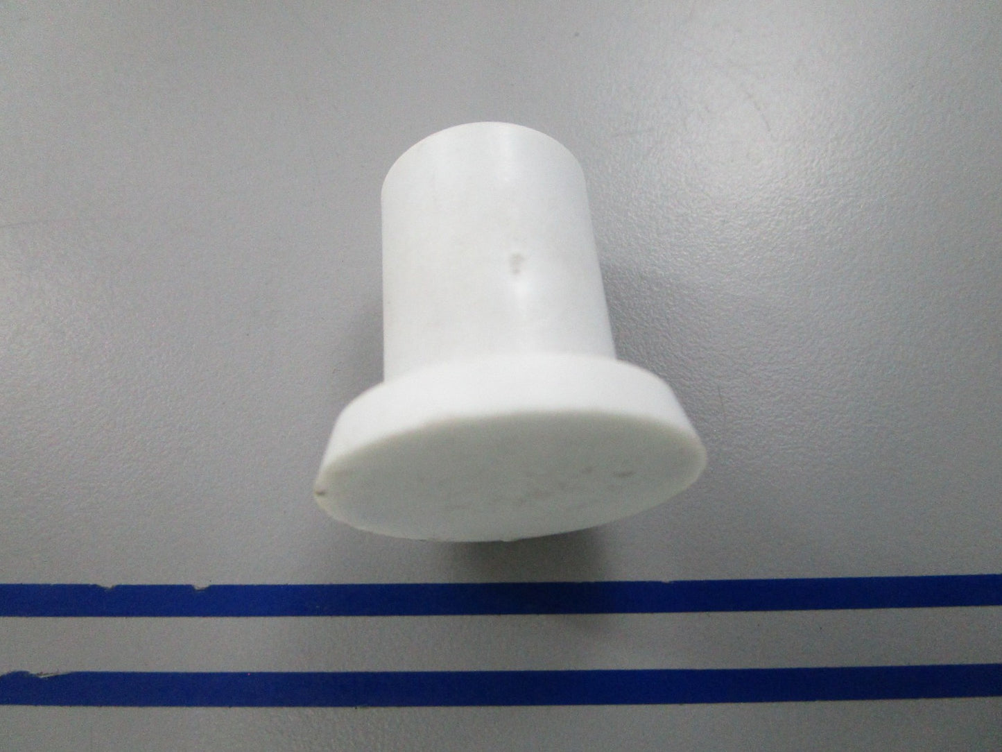 NEW OEM 853531 Volvo Penta Plug 0810