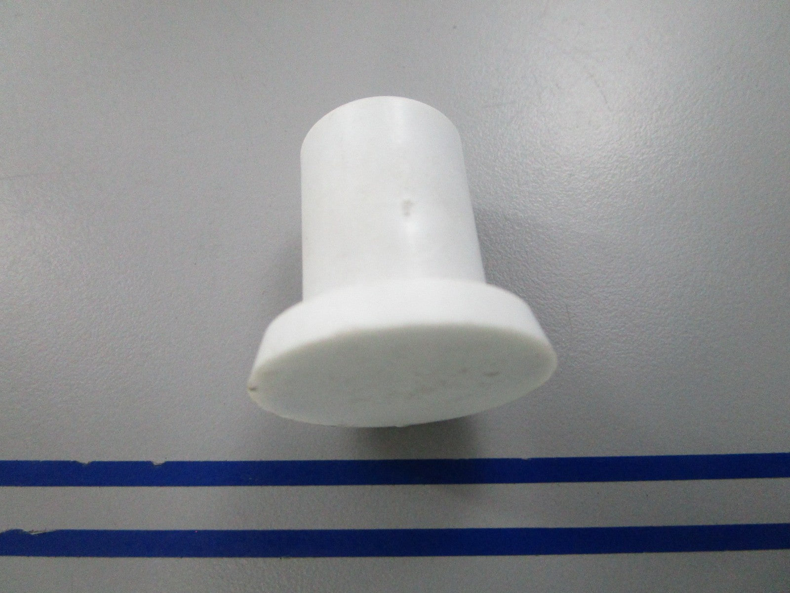 NEW OEM 853531 Volvo Penta Plug 0810