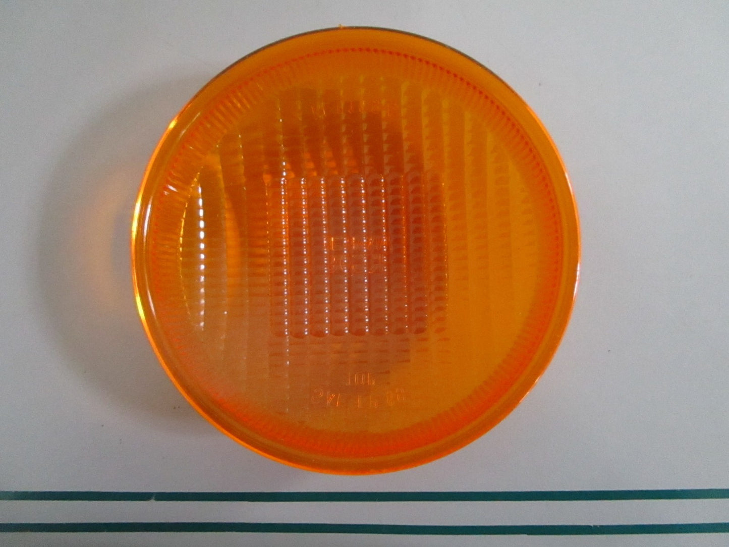 NEW OEM 2305600301 Bosch Turn Signal Lens 0820