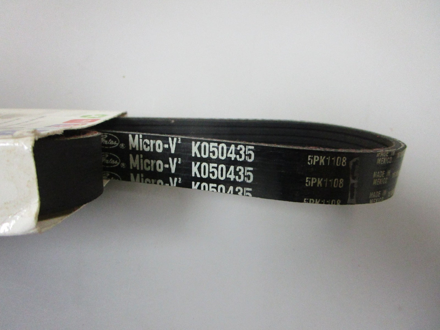 NEW K050435 Gates Micro-V 21/32" x 44 ⅛" Serpentine Belt 0720