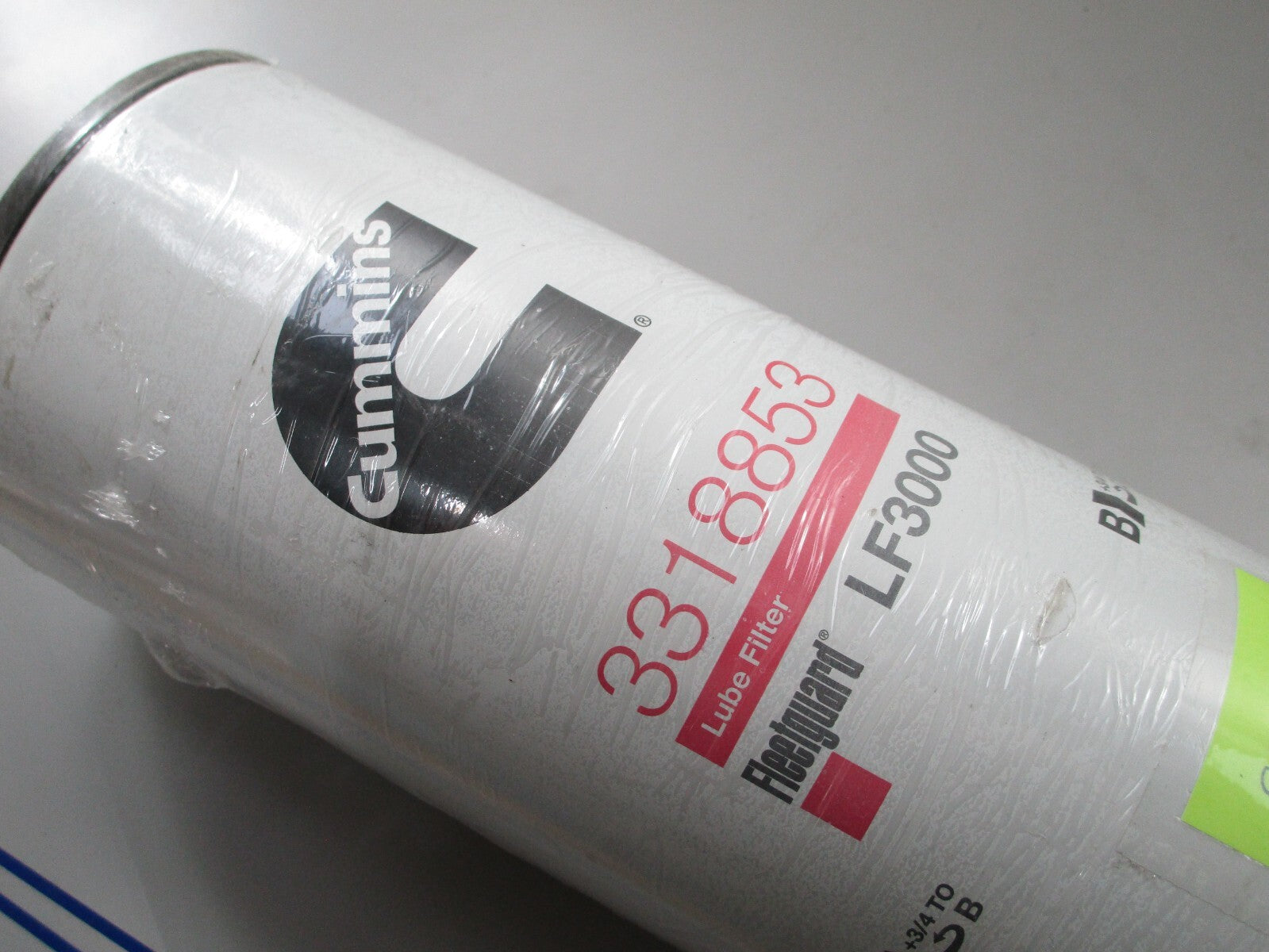 *NEW OEM* 0820 Cummins Fleetguard Oil Filter LF300 3318853
