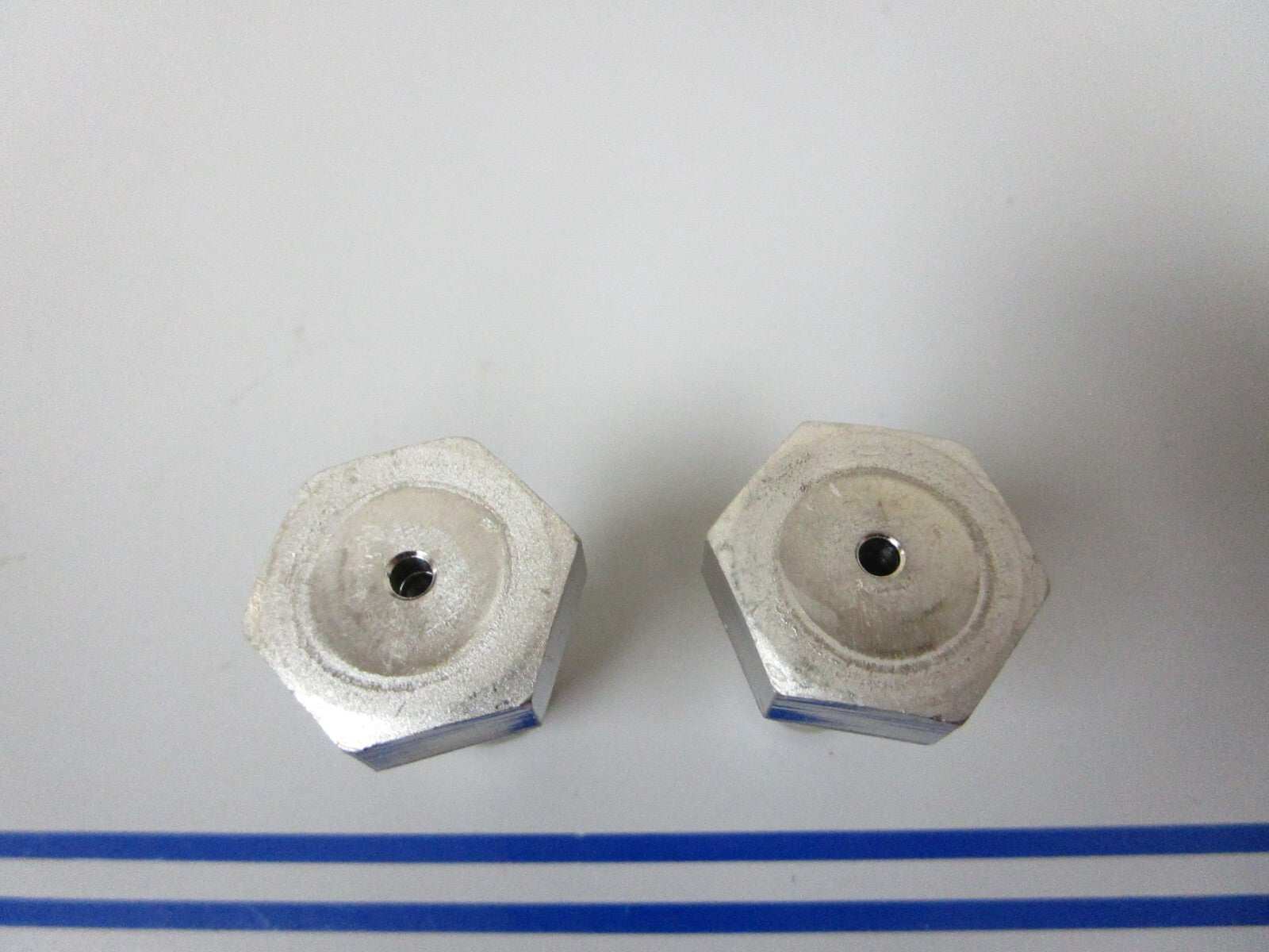 *NEW OEM* (LOT OF 2) 0810 Volvo Penta Bolt 3850931