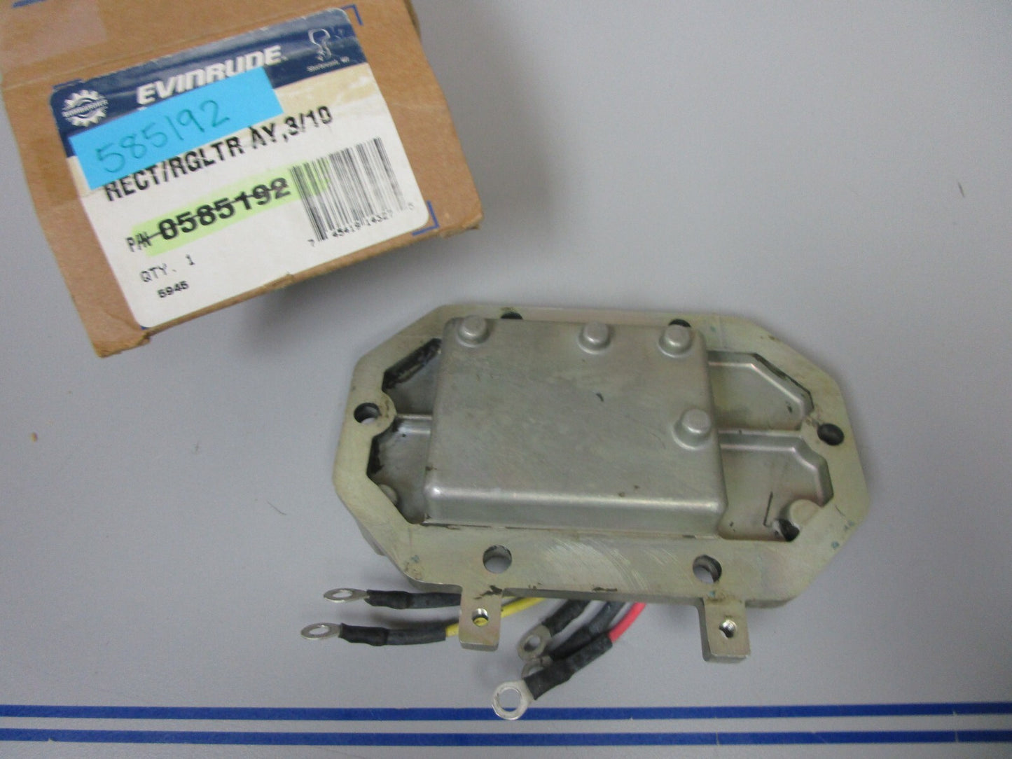 *NEW OEM* 0720 OMC Johnson Evinrude Regulator Rectifier 585192 0585192