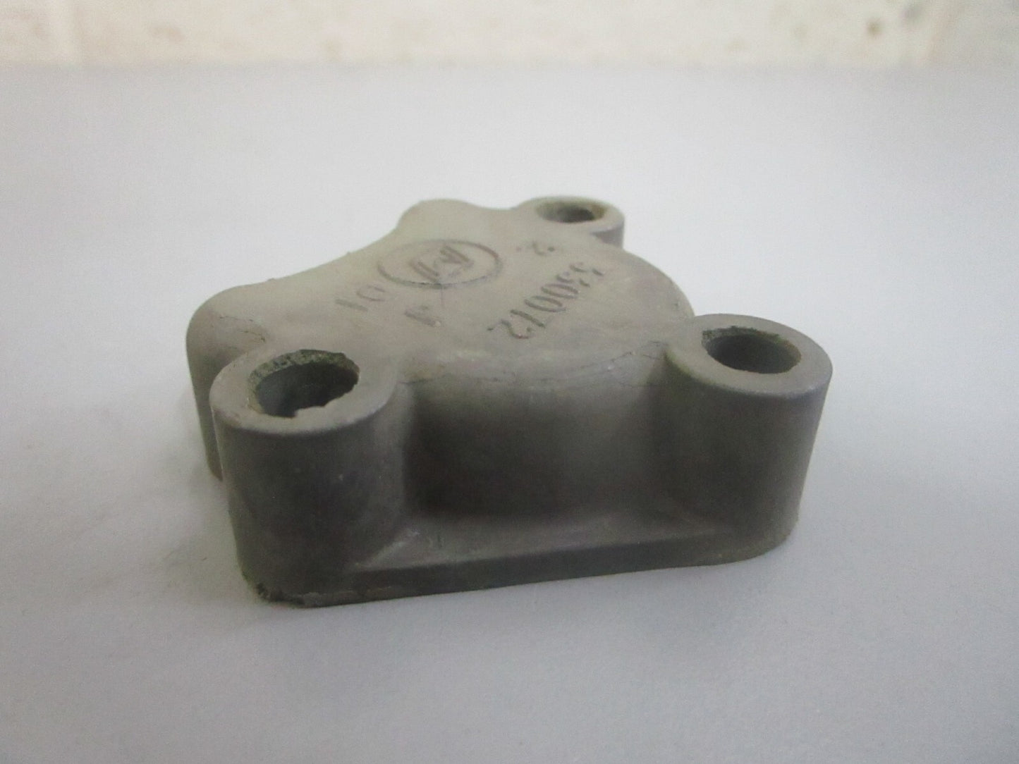 *NEW OEM* 0820 OMC Johnson Evinrude Thermostat Cover 330072 0330072