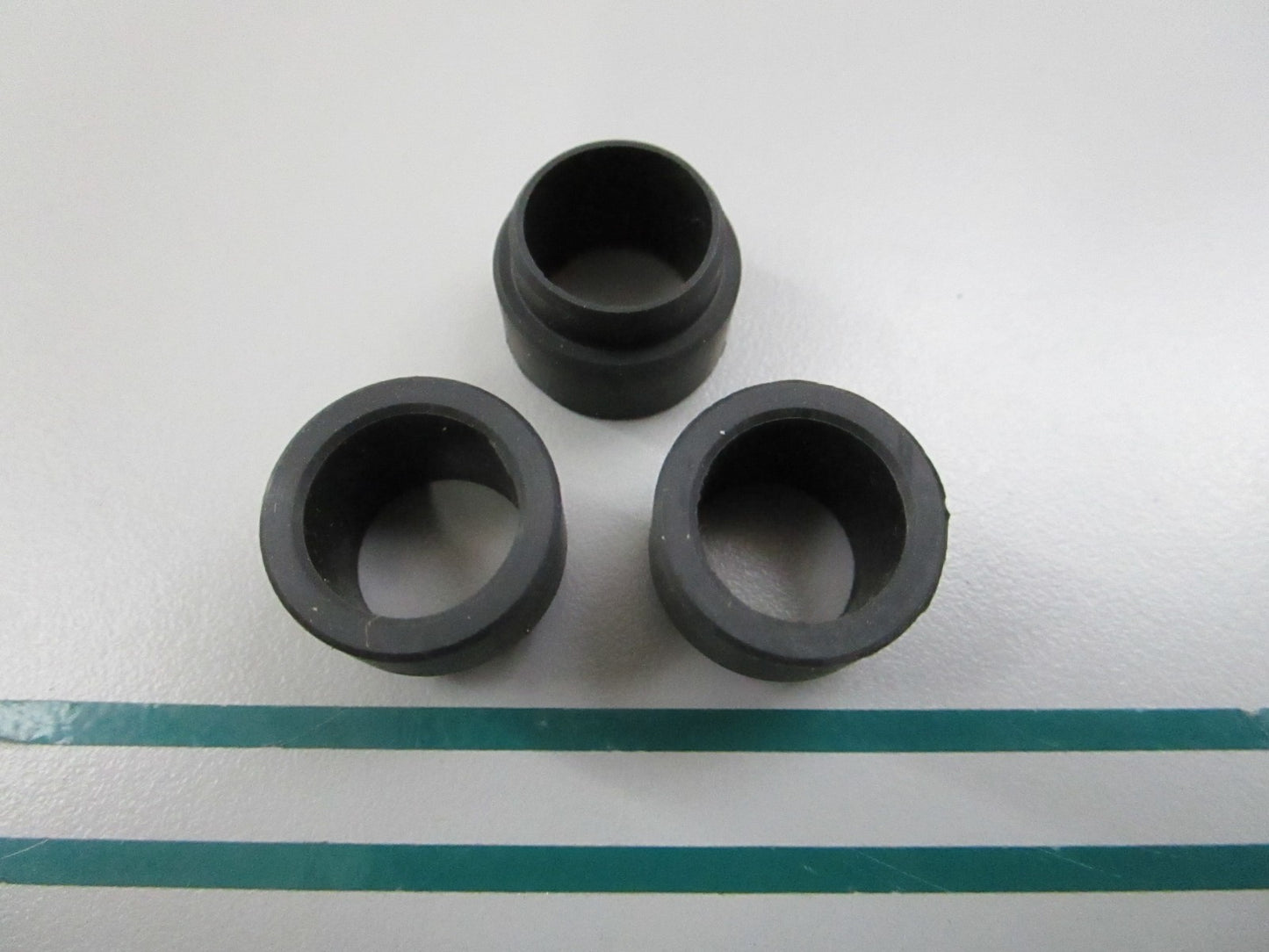 NEW OEM (LOT OF 3) 6T4-43885-00-00 Yamaha Grommet 0810