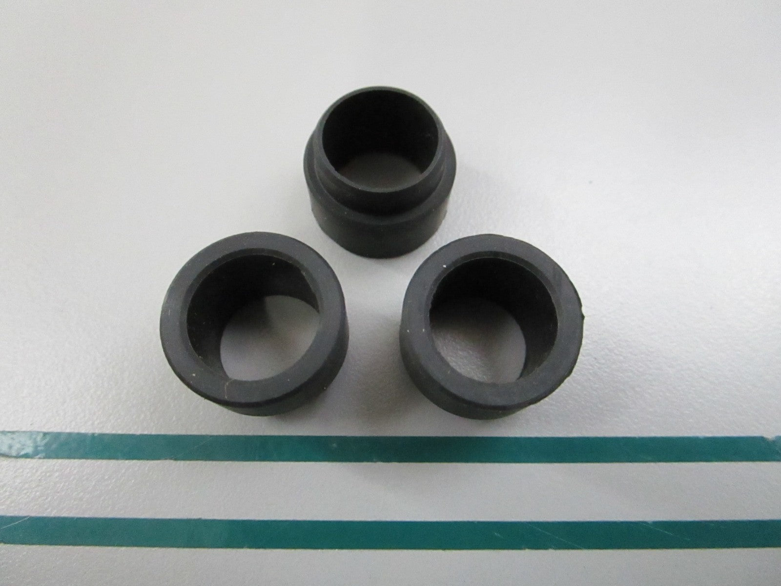 NEW OEM (LOT OF 3) 6T4-43885-00-00 Yamaha Grommet 0810