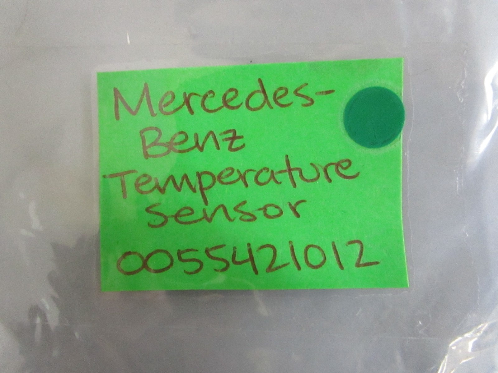 NEW OEM 0055421012 Mercedes-Benz Temperature Sensor 0820