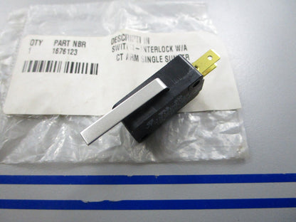 *NEW OEM* 0810 Briggs & Stratton Switch 1676123