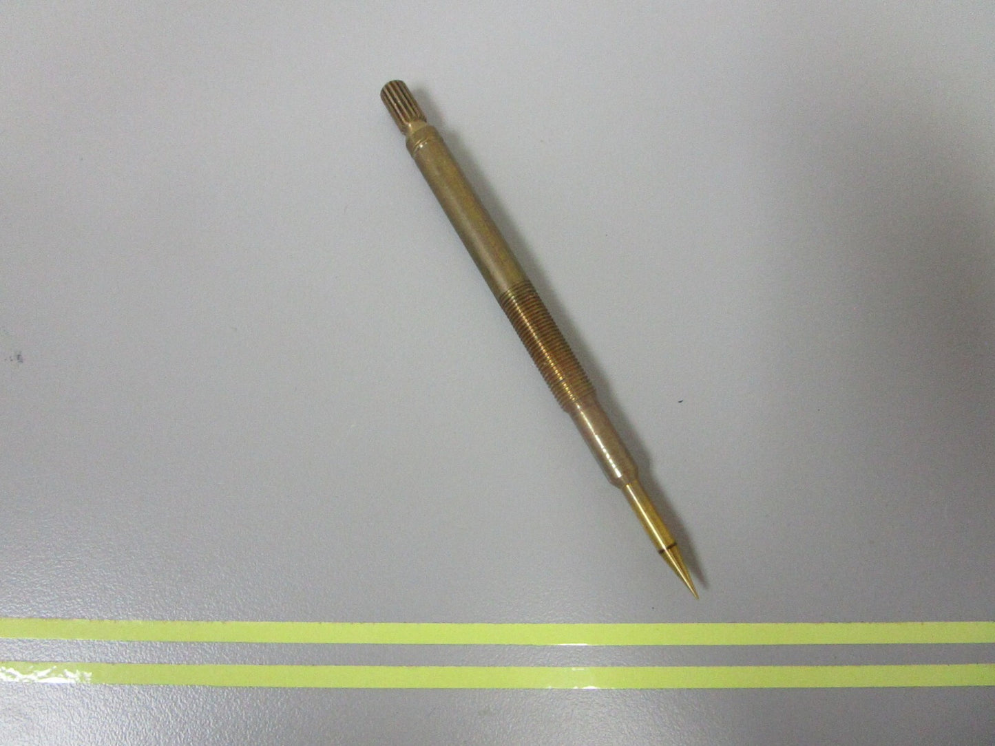 *NEW OEM* 0810 OMC Johnson Evinrude Needle Valve 308349 0308349