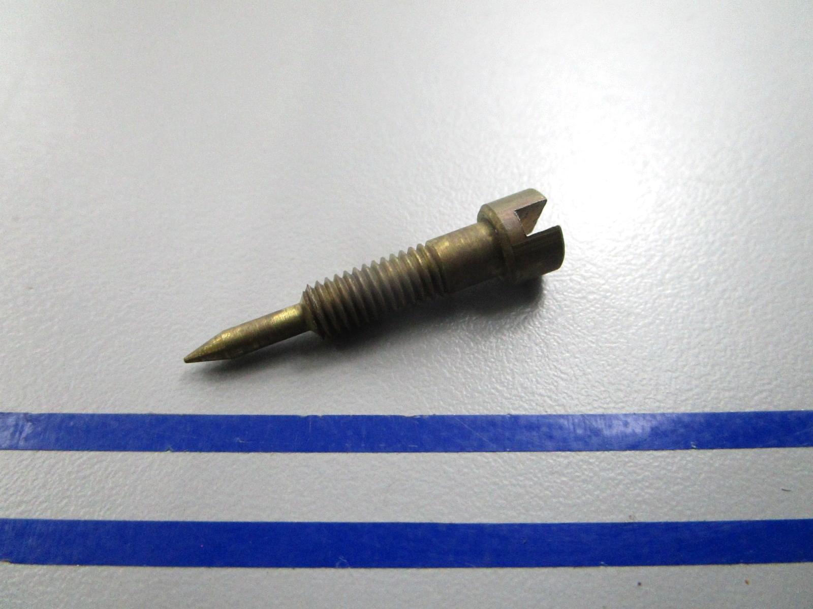 NEW OEM F015627 Mercury Force Needle Valve 0810